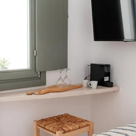 Aníko White Alley Mykonos Town