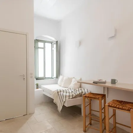 Apartahotel Aníko White Alley 4*