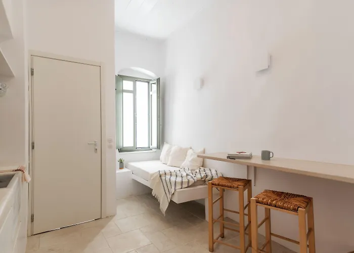 Aníko White Alley Mykonos Town