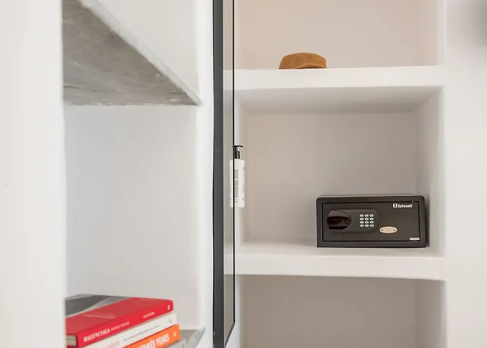 Aniko White Alley Mykonos Town