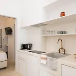 Lägenhetshotell Aniko White Alley