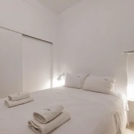Apartahotel Aníko White Alley