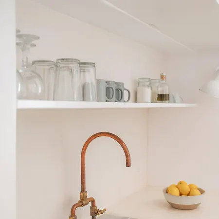 Aniko White Alley Aparthotel