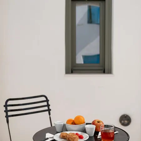 Aniko White Alley Aparthotel