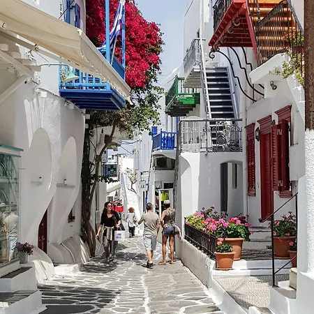 Aniko White Alley Aparthotel