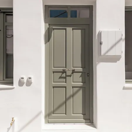 Aniko White Alley Aparthotel