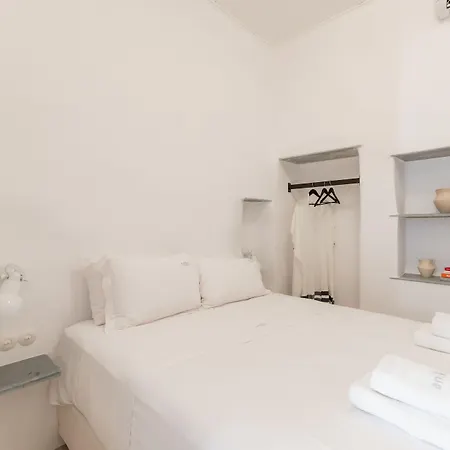 Aniko White Alley Aparthotel