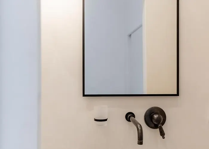 Apart Otel Aniko White Alley